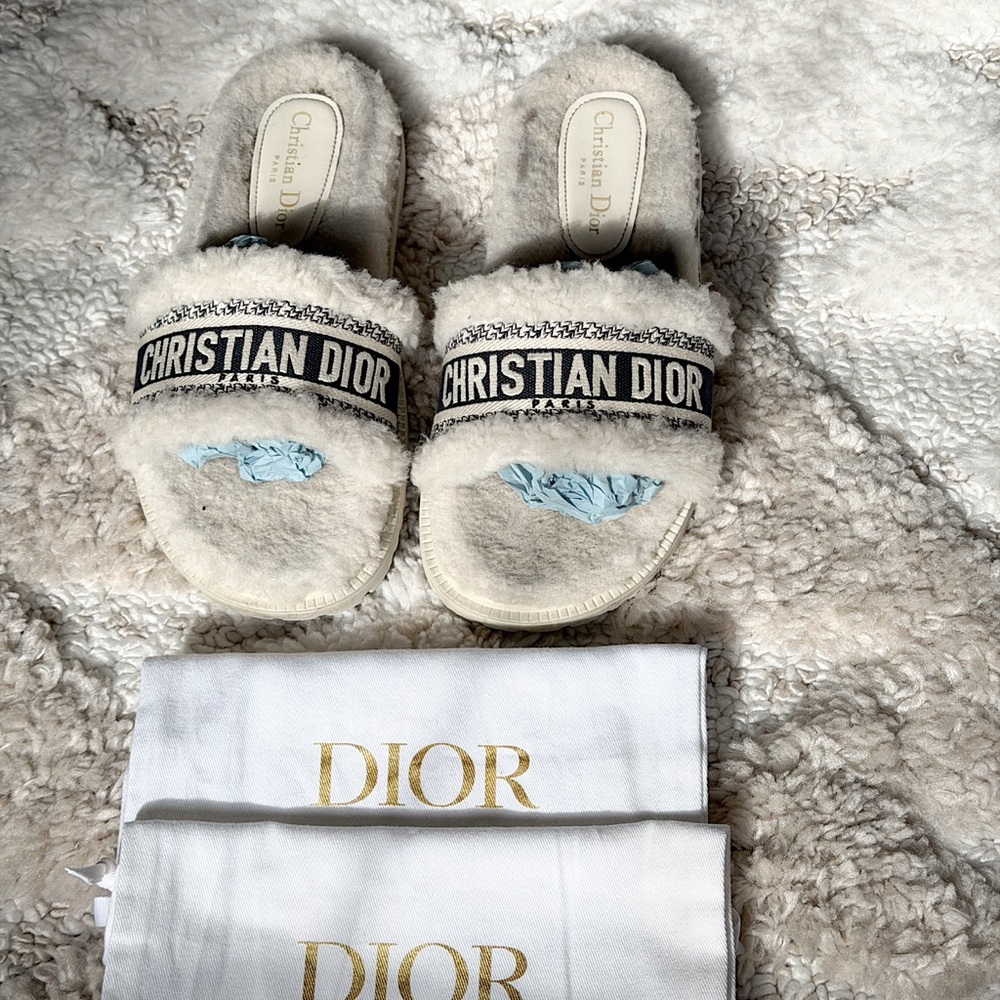 Christian Dior Dway Shearling Fur Embroidered Slides Sandals Cream 39.5